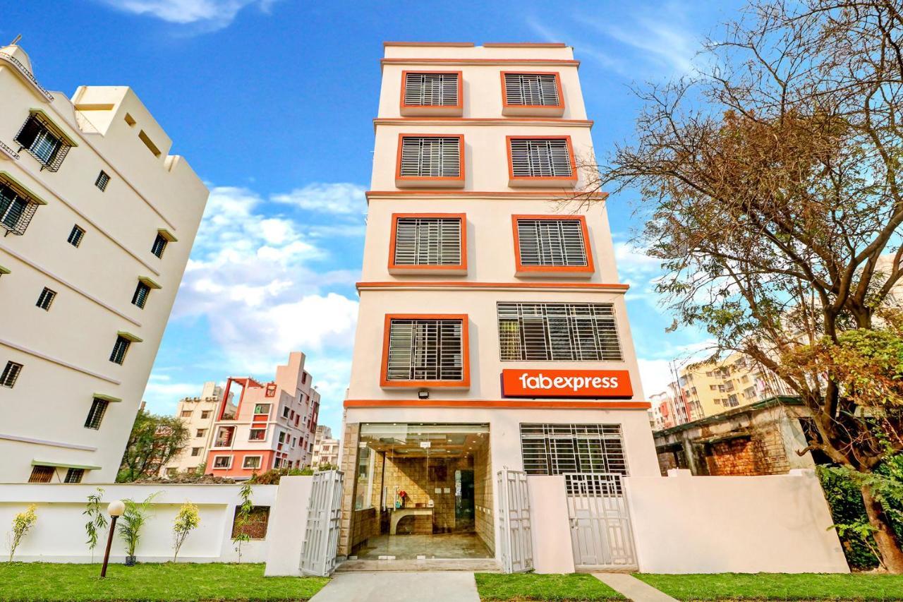 Fabexpress Step Inn - Nr Biswa Bangla Gate Kolkata Bagian luar foto